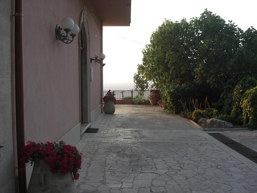 Albergo Villa Nobile Кьярамонте-Гульфи Экстерьер фото