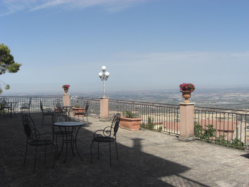 Albergo Villa Nobile Кьярамонте-Гульфи Экстерьер фото