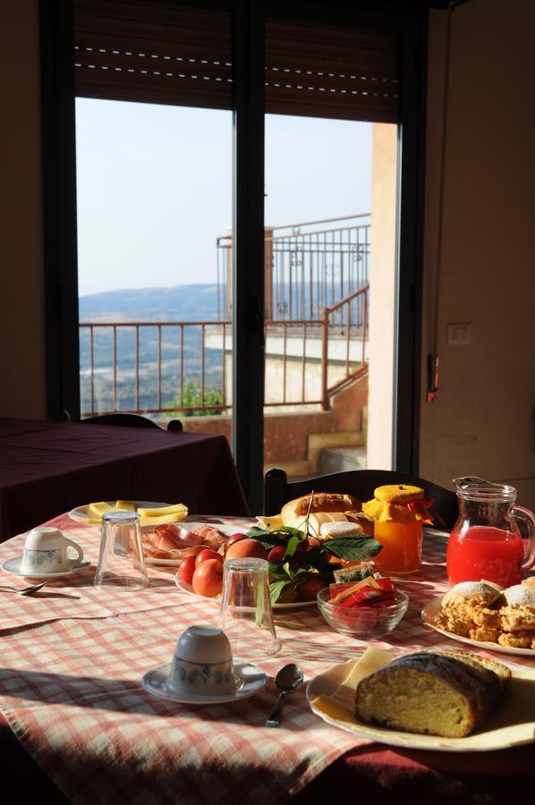 Albergo Villa Nobile Кьярамонте-Гульфи Экстерьер фото